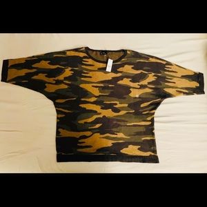Women’s NY & Co. camo sweater in size xl